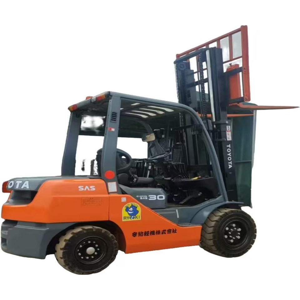Toyata 3-ton - Dikey platform: fotoğraf 1 Toyata 3-ton - Dikey platform: fotoğraf 1