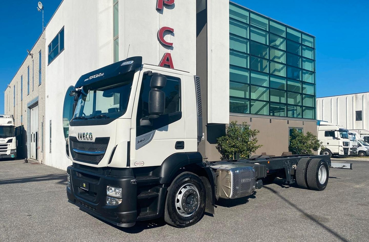 IVECO AD190S36 MOTRICE 2 ASSI TELAIO 2017 - Şasi kamyon: fotoğraf 2 IVECO AD190S36 MOTRICE 2 ASSI TELAIO 2017 - Şasi kamyon: fotoğraf 2