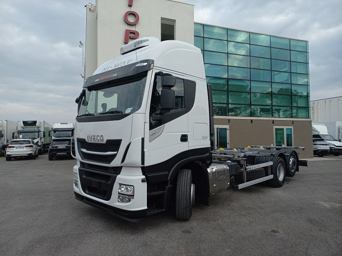 IVECO AS260S48 - Konteynır taşıyıcı/ Yedek karoser kamyon: fotoğraf 1 IVECO AS260S48 - Konteynır taşıyıcı/ Yedek karoser kamyon: fotoğraf 1