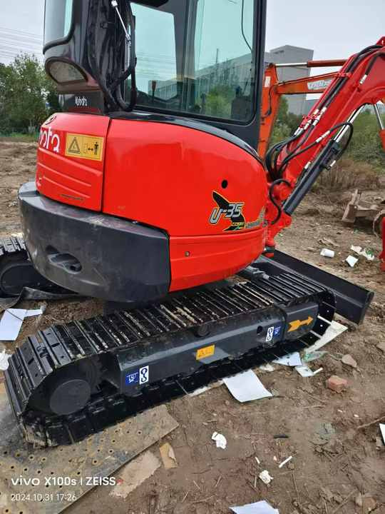 3TONS Good Quality Used Kubota U35 Hydraulic Excavator Used U25 U35 Mini Mxcavator Used Small Digger Kubota U35 - Mini ekskavatör: fotoğraf 4 3TONS Good Quality Used Kubota U35 Hydraulic Excavator Used U25 U35 Mini Mxcavator Used Small Digger Kubota U35 - Mini ekskavatör: fotoğraf 4