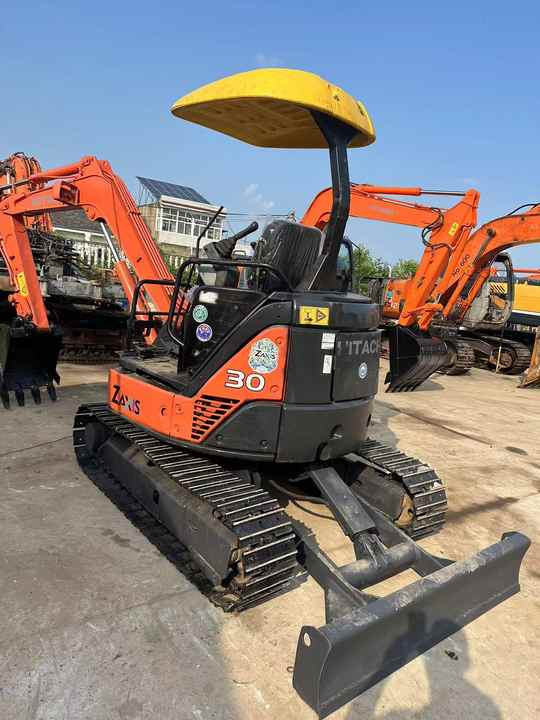 Original Japan Hitachi ZX30 Excavator Hitachi Excavator in Low Price for Hot Sale - Paletli ekskavatör: fotoğraf 2 Original Japan Hitachi ZX30 Excavator Hitachi Excavator in Low Price for Hot Sale - Paletli ekskavatör: fotoğraf 2