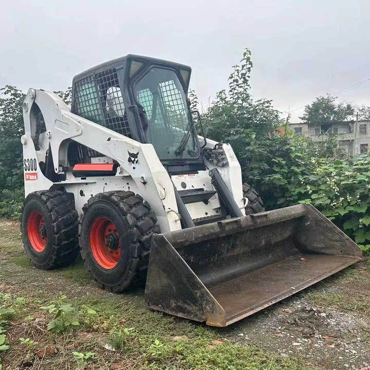 Second Hand BOBCAT S300 Skid-steer Loader with Very Good Performance Is for Sale at a Low Price - Mini yükleyici: fotoğraf 1 Second Hand BOBCAT S300 Skid-steer Loader with Very Good Performance Is for Sale at a Low Price - Mini yükleyici: fotoğraf 1