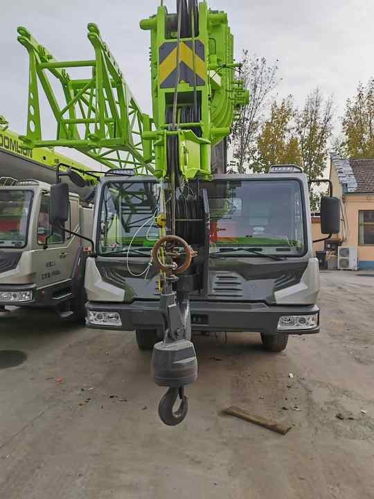 Second Hand ZOOMLION 25 Ton ZTC250V531 30 Ton ZTC300V532 70 Ton ZTC700H6 Hydraulmic Mobile Truck Crane on Sale - Mobil vinç: fotoğraf 2 Second Hand ZOOMLION 25 Ton ZTC250V531 30 Ton ZTC300V532 70 Ton ZTC700H6 Hydraulmic Mobile Truck Crane on Sale - Mobil vinç: fotoğraf 2
