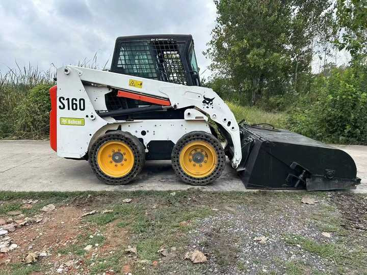 USED BOBCAT S160 Skid-steer Loader with Very Good Performance Is for Sale at a Low Price. - Mini yükleyici: fotoğraf 3 USED BOBCAT S160 Skid-steer Loader with Very Good Performance Is for Sale at a Low Price. - Mini yükleyici: fotoğraf 3