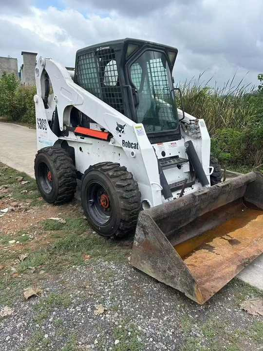 USED BOBCAT S300 Skid-steer Loader with Very Good Performance Is for Sale at a Low Price. S160/s185/s220/330 in Stock - Mini yükleyici: fotoğraf 2 USED BOBCAT S300 Skid-steer Loader with Very Good Performance Is for Sale at a Low Price. S160/s185/s220/330 in Stock - Mini yükleyici: fotoğraf 2