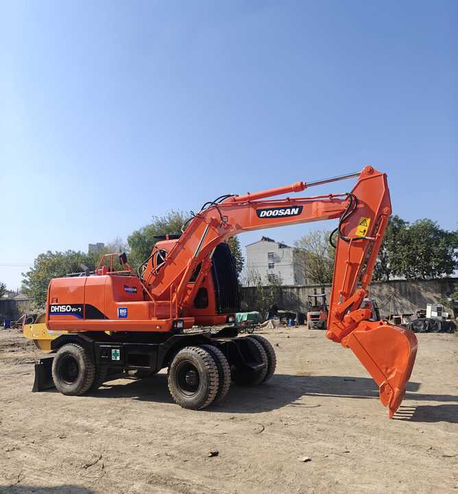 Used Doosan DH150W-7 Model Wheel Excavator Second Hand Machine Popular Brand Korean Doosan Hydraulic Machinery - Tekerlekli ekskavatör: fotoğraf 5 Used Doosan DH150W-7 Model Wheel Excavator Second Hand Machine Popular Brand Korean Doosan Hydraulic Machinery - Tekerlekli ekskavatör: fotoğraf 5