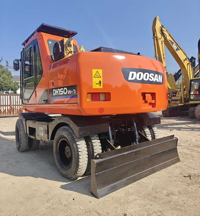 Used Doosan DH150W-7 Model Wheel Excavator Second Hand Machine Popular Brand Korean Doosan Hydraulic Machinery - Tekerlekli ekskavatör: fotoğraf 3 Used Doosan DH150W-7 Model Wheel Excavator Second Hand Machine Popular Brand Korean Doosan Hydraulic Machinery - Tekerlekli ekskavatör: fotoğraf 3