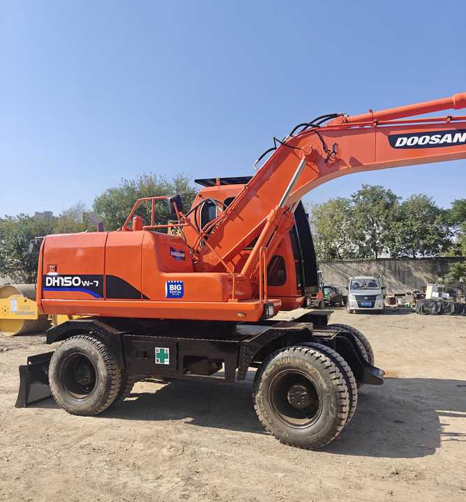 Used Doosan DH150W-7 Model Wheel Excavator Second Hand Machine Popular Brand Korean Doosan Hydraulic Machinery - Tekerlekli ekskavatör: fotoğraf 2 Used Doosan DH150W-7 Model Wheel Excavator Second Hand Machine Popular Brand Korean Doosan Hydraulic Machinery - Tekerlekli ekskavatör: fotoğraf 2