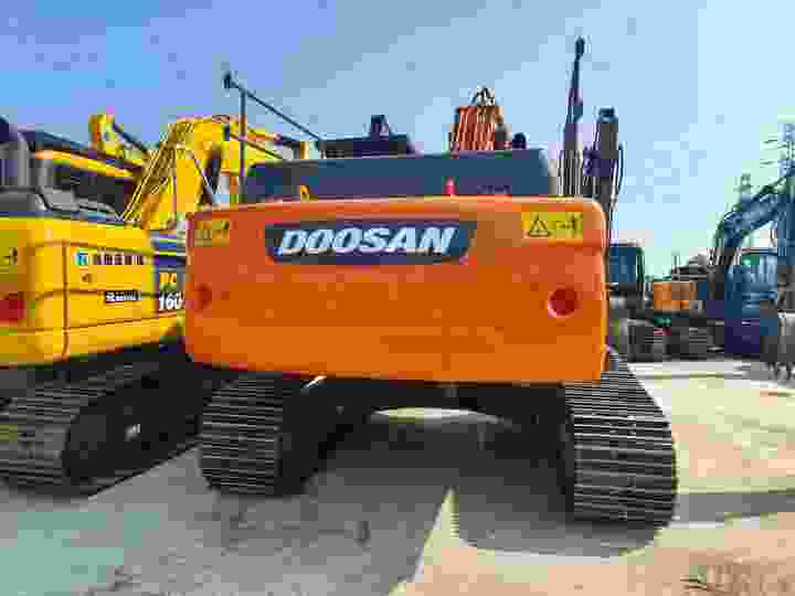 Used Doosan DX300, its original quality has withstood the test. It offers high - efficiency operation at a lower cost.Hard work. - Paletli ekskavatör: fotoğraf 3 Used Doosan DX300, its original quality has withstood the test. It offers high - efficiency operation at a lower cost.Hard work. - Paletli ekskavatör: fotoğraf 3
