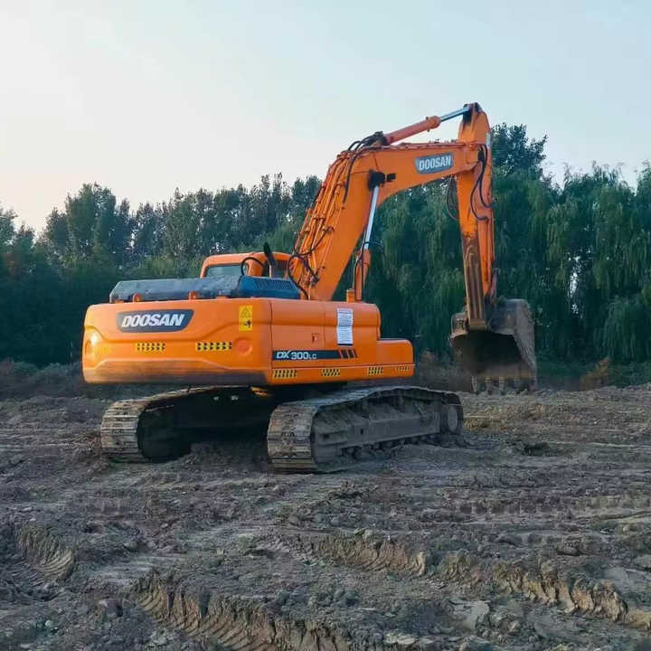 Used Doosan Dx300 2014 Model Excavator Second Hand Machine Popular Brand Korean Doosan Hydraulic Machinery - Paletli ekskavatör: fotoğraf 1 Used Doosan Dx300 2014 Model Excavator Second Hand Machine Popular Brand Korean Doosan Hydraulic Machinery - Paletli ekskavatör: fotoğraf 1