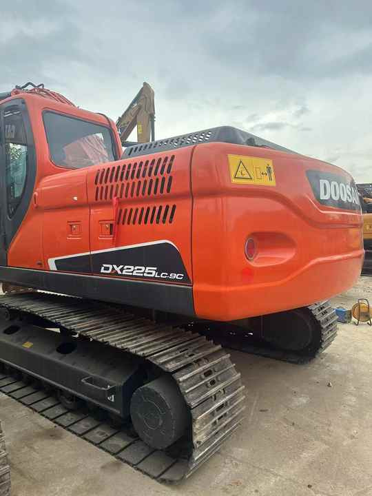 Used Excavator Doosan DX225LC-9 Excavators Mini Equipment Earth Moving Machinery Doosan Digger Excavator for Sale - Paletli ekskavatör: fotoğraf 4 Used Excavator Doosan DX225LC-9 Excavators Mini Equipment Earth Moving Machinery Doosan Digger Excavator for Sale - Paletli ekskavatör: fotoğraf 4