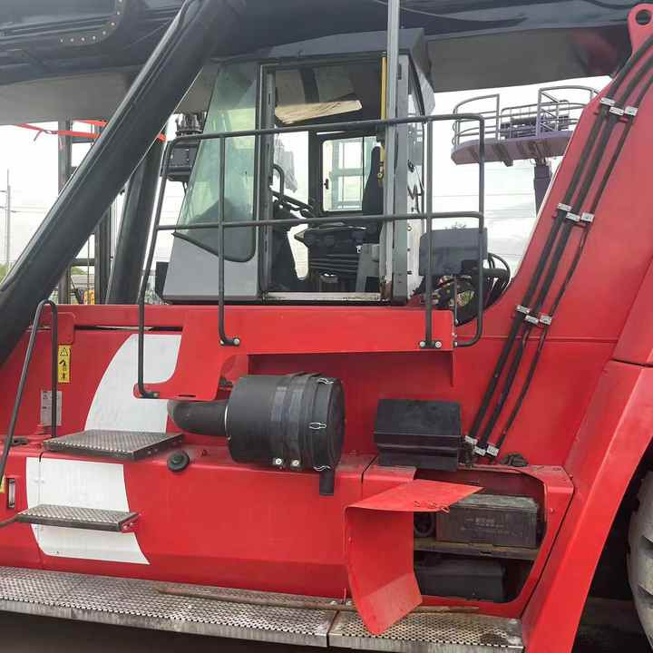 Used KALMAR DRF450-60S5 Port Reach Stacker Container Dedicated 45t - Reachstacker: fotoğraf 5 Used KALMAR DRF450-60S5 Port Reach Stacker Container Dedicated 45t - Reachstacker: fotoğraf 5