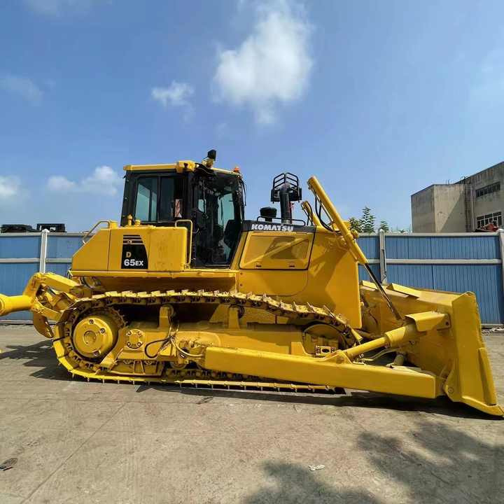 Used Komatsu Bulldozer D65ex Strong Power Komatsu D65ex Track Dozer for Sale - Buldozer: fotoğraf 3 Used Komatsu Bulldozer D65ex Strong Power Komatsu D65ex Track Dozer for Sale - Buldozer: fotoğraf 3