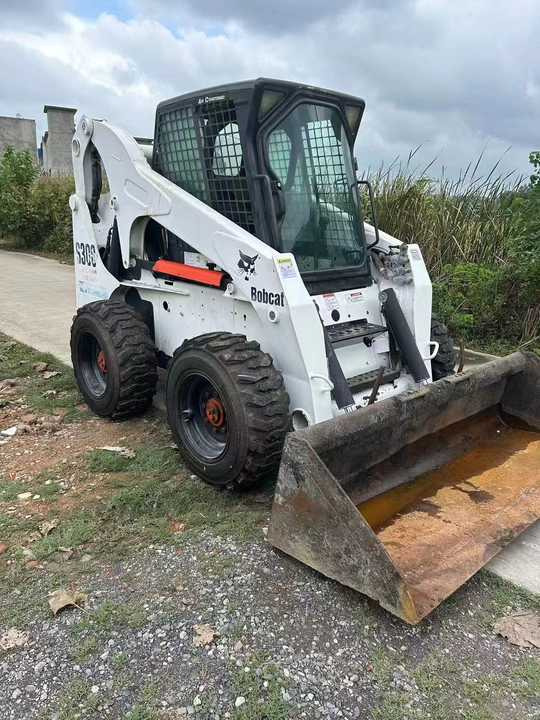 Very Good Machine Used Skid Wheel Loader Bobcat S300 for Sale - Mini yükleyici: fotoğraf 5 Very Good Machine Used Skid Wheel Loader Bobcat S300 for Sale - Mini yükleyici: fotoğraf 5