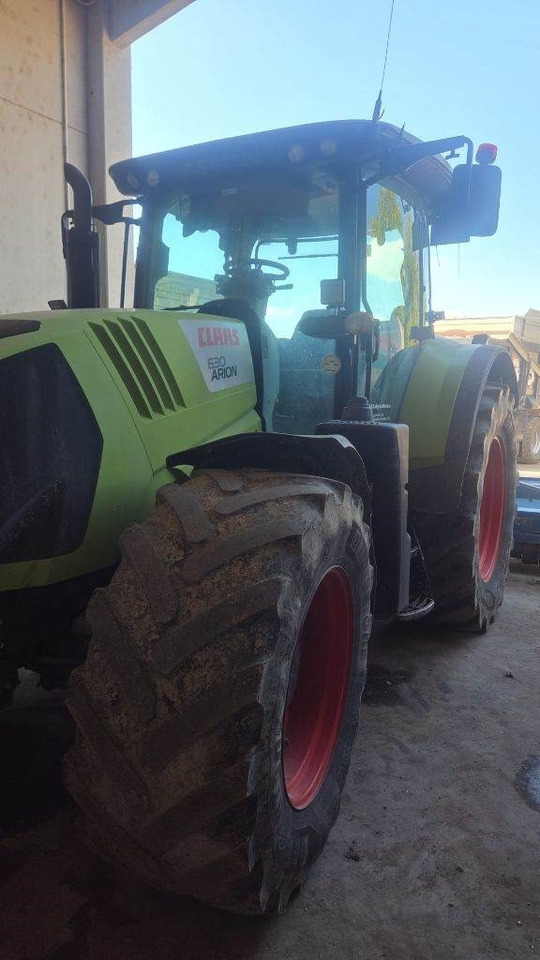 Claas Arion 630 CIS - Traktör: fotoğraf 4 Claas Arion 630 CIS - Traktör: fotoğraf 4