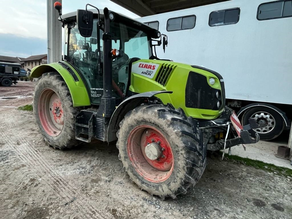 Claas Axion 830 Cmatic - Traktör: fotoğraf 4 Claas Axion 830 Cmatic - Traktör: fotoğraf 4