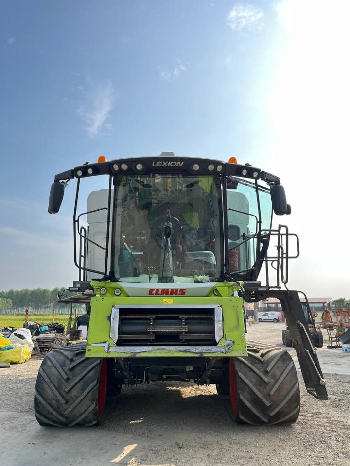 Claas LEXION 7600 TT - Biçerdöver: fotoğraf 2 Claas LEXION 7600 TT - Biçerdöver: fotoğraf 2