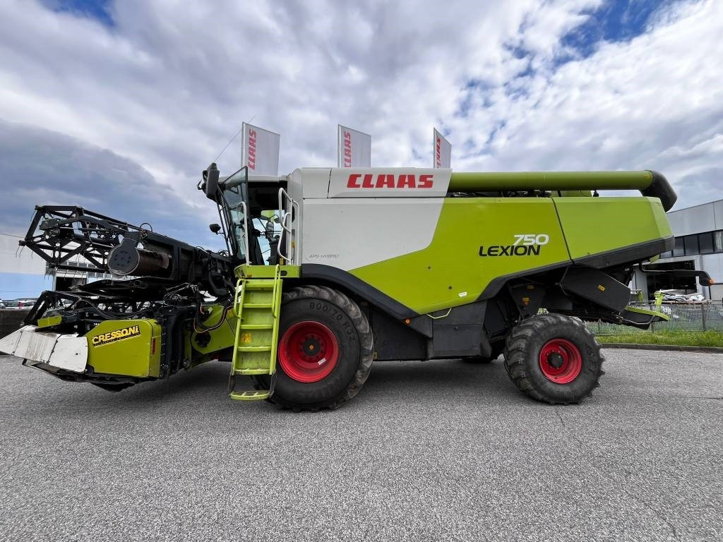 Claas Lexion 750 - Biçerdöver: fotoğraf 1 Claas Lexion 750 - Biçerdöver: fotoğraf 1