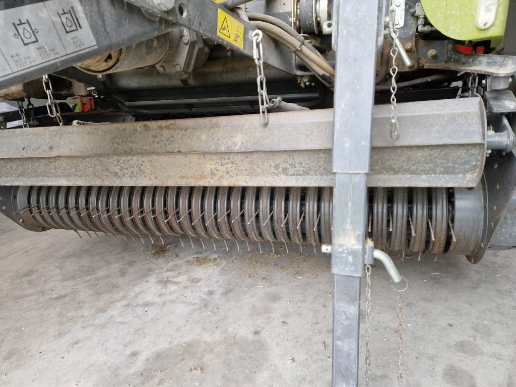 Claas VARIANT 380 PRO RF - Silindirik balya makinesi: fotoğraf 4 Claas VARIANT 380 PRO RF - Silindirik balya makinesi: fotoğraf 4