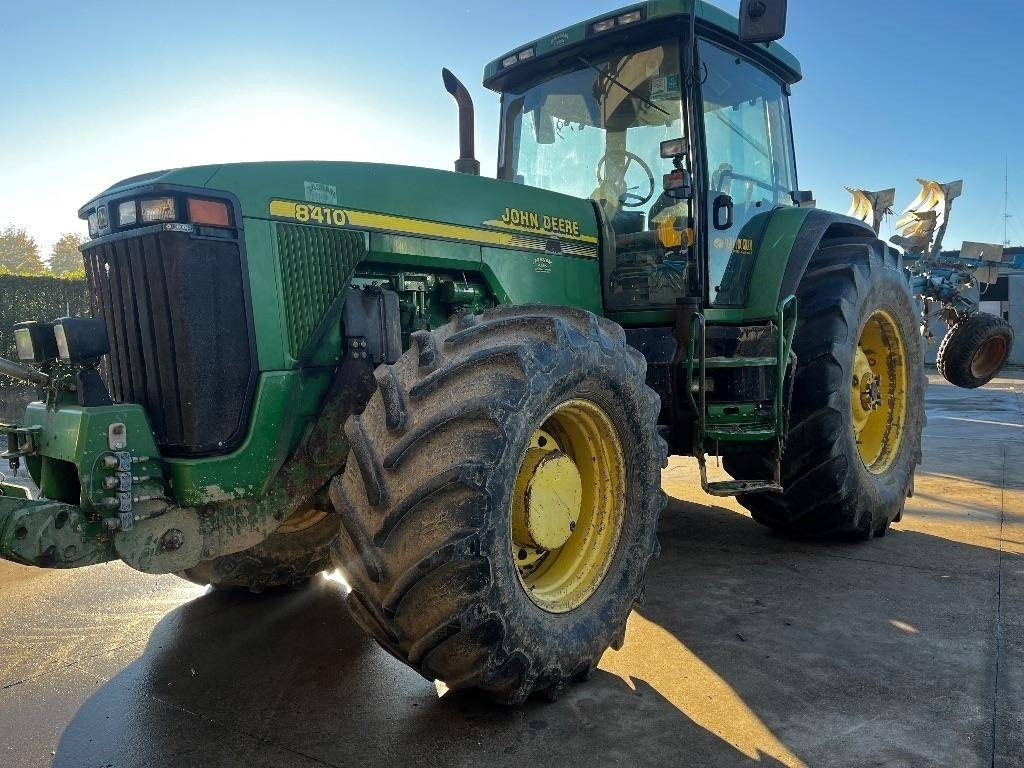 John Deere 8410 - Traktör: fotoğraf 2 John Deere 8410 - Traktör: fotoğraf 2