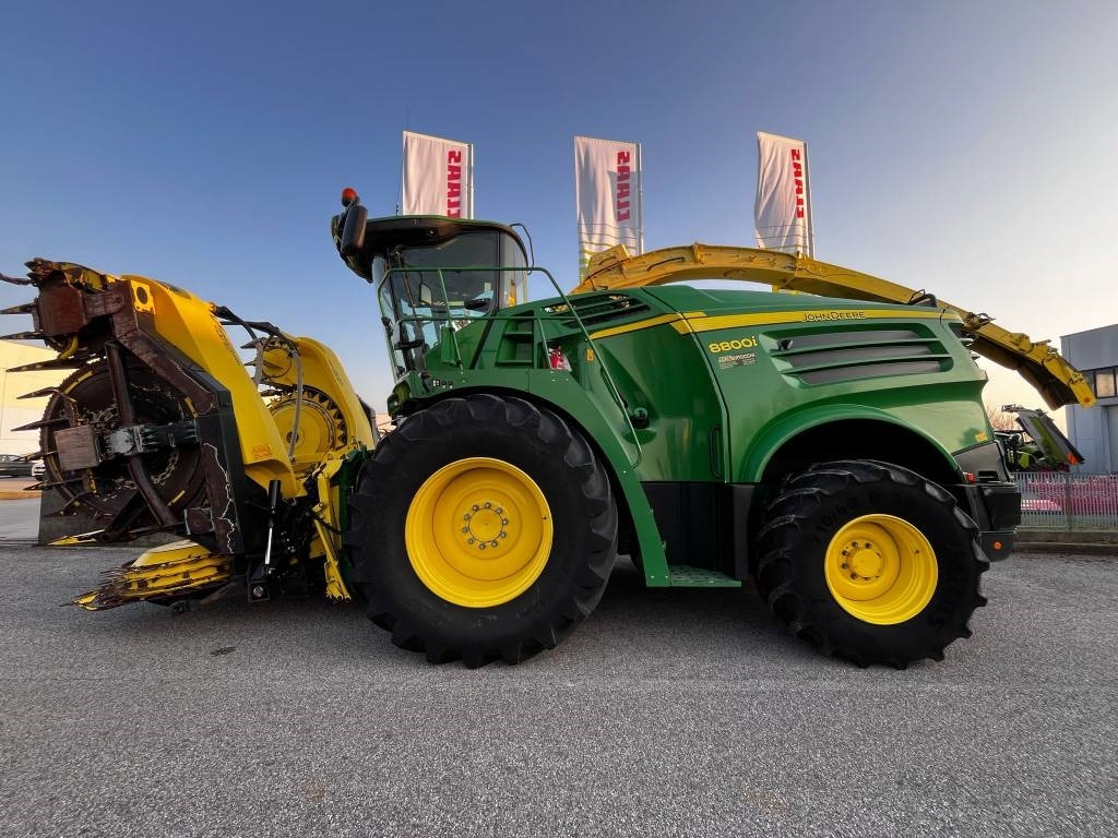 John Deere 8800 - Silaj makinesi: fotoğraf 2 John Deere 8800 - Silaj makinesi: fotoğraf 2