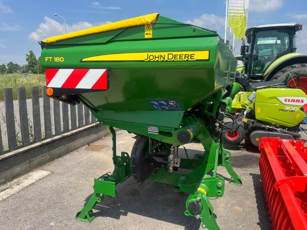 John Deere FT 180 - Gübre serpme makinesi: fotoğraf 2 John Deere FT 180 - Gübre serpme makinesi: fotoğraf 2