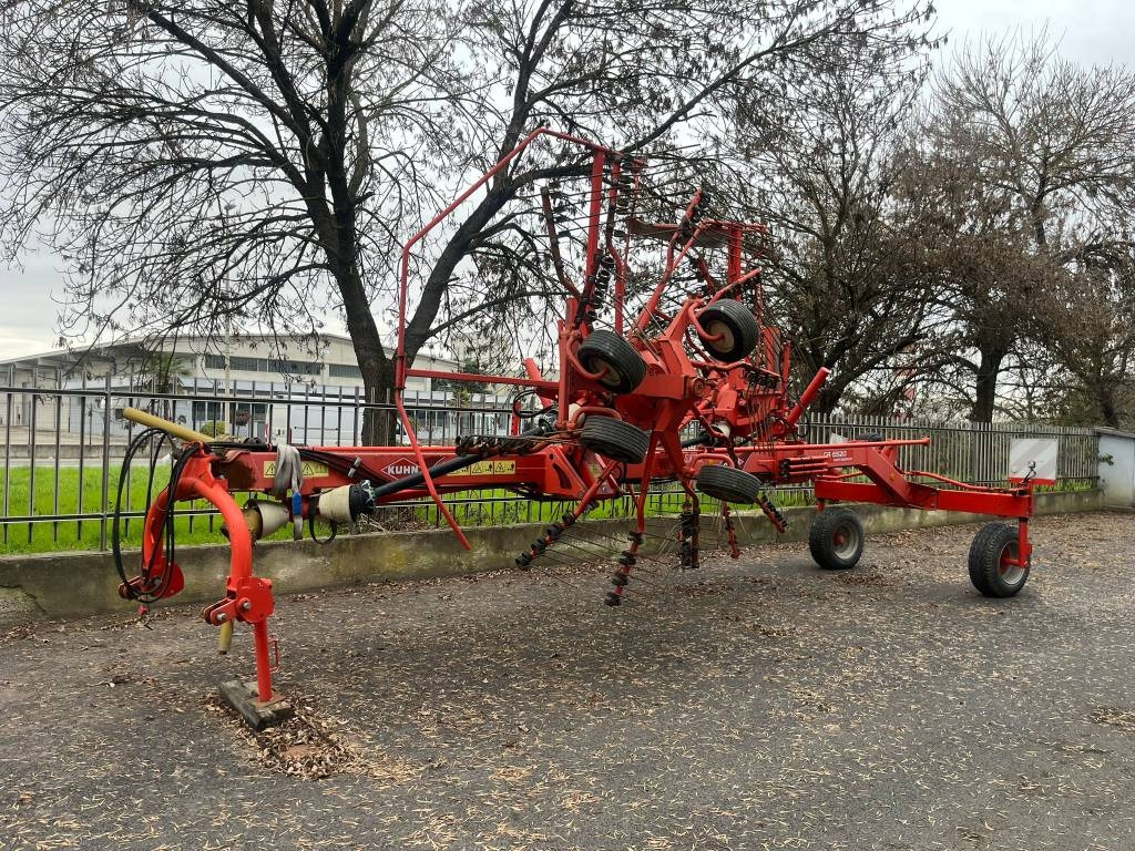 Kuhn 6520 - Ot toplama tırmığı: fotoğraf 1 Kuhn 6520 - Ot toplama tırmığı: fotoğraf 1