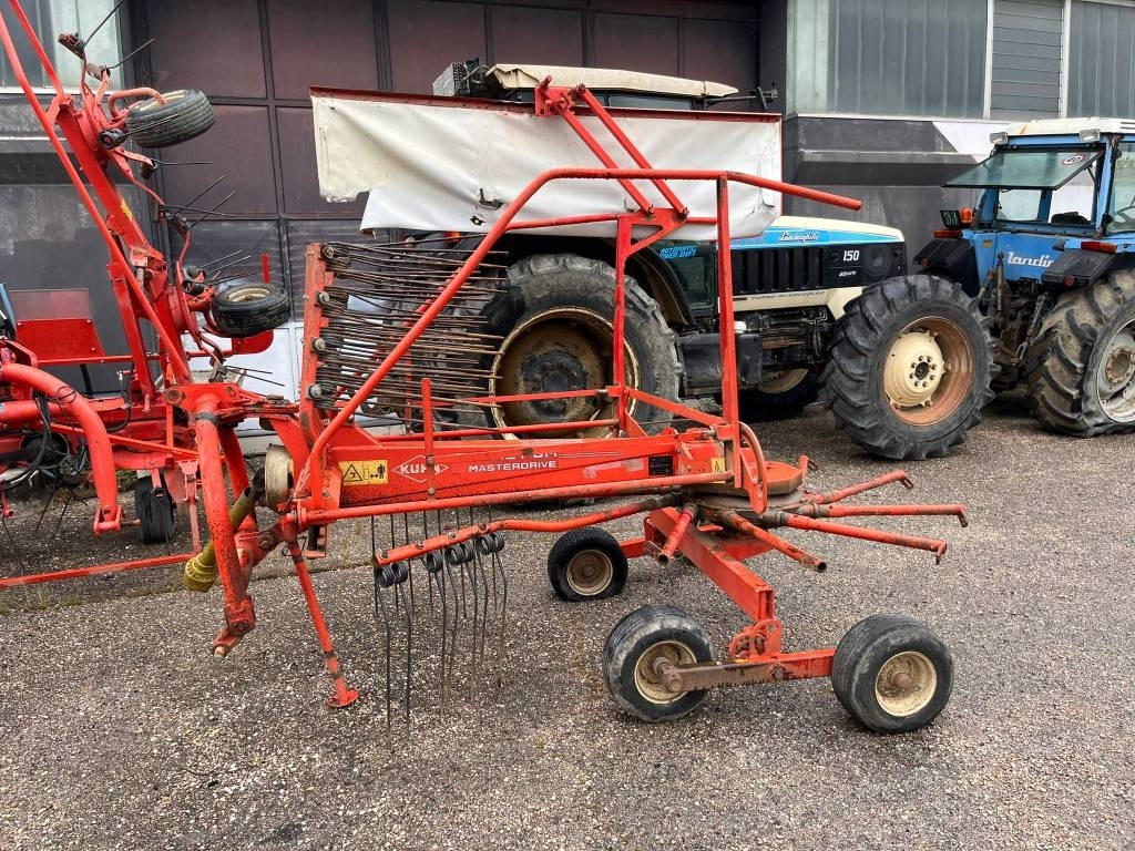 Kuhn GA 4121 G M - Ot toplama tırmığı: fotoğraf 1 Kuhn GA 4121 G M - Ot toplama tırmığı: fotoğraf 1