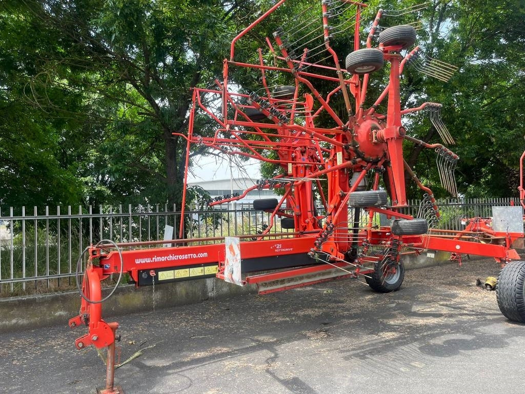 Kuhn GA 8121 - Ot toplama tırmığı: fotoğraf 3 Kuhn GA 8121 - Ot toplama tırmığı: fotoğraf 3