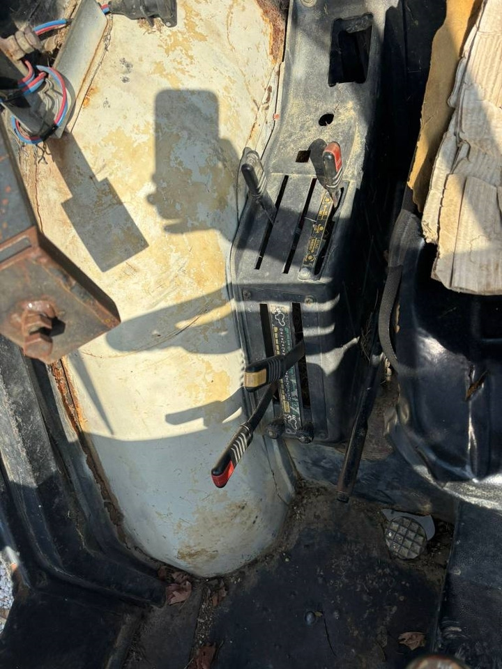 Lamborghini 600 V DT - Traktör: fotoğraf 3 Lamborghini 600 V DT - Traktör: fotoğraf 3