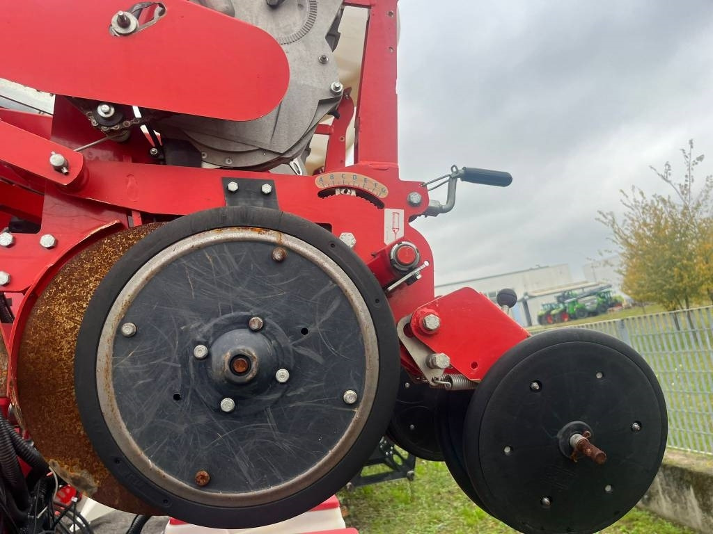 Mascar M 12 - Hassas ekim makinesi: fotoğraf 4 Mascar M 12 - Hassas ekim makinesi: fotoğraf 4