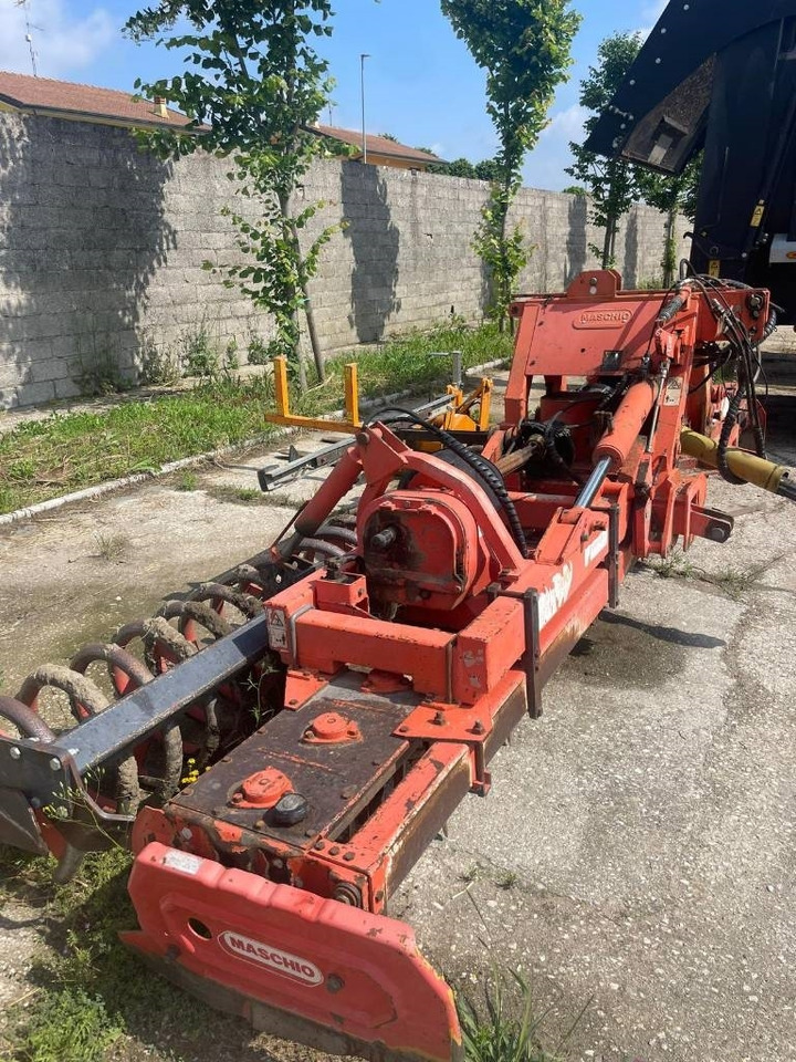 Maschio Aquila 5000 - Dik rotovatör: fotoğraf 1 Maschio Aquila 5000 - Dik rotovatör: fotoğraf 1