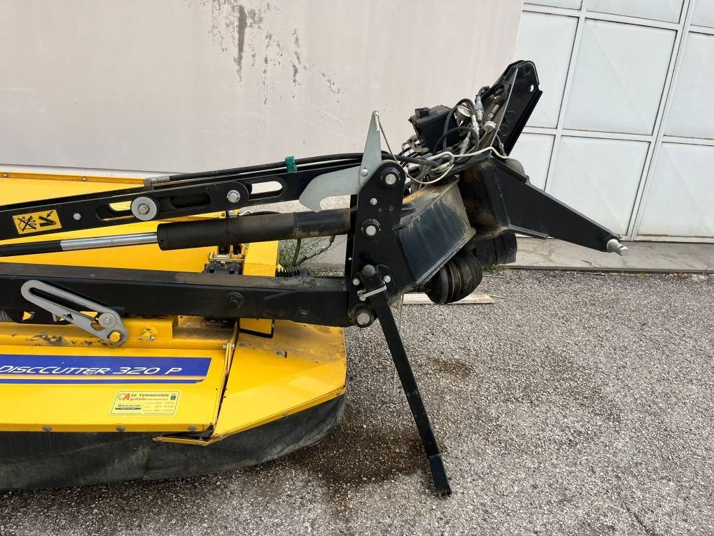 New Holland DISCOCUTTER 320 P - Çayır biçme makinesi: fotoğraf 1 New Holland DISCOCUTTER 320 P - Çayır biçme makinesi: fotoğraf 1