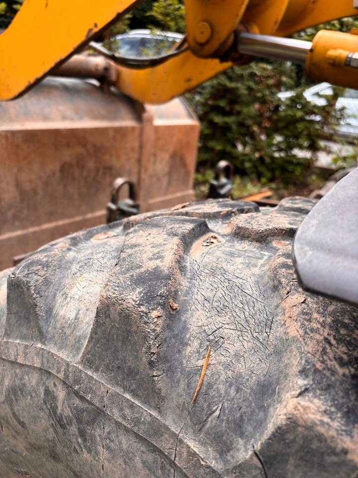 Komatsu WA70-7 - Tekerlekli yükleyici: fotoğraf 3 Komatsu WA70-7 - Tekerlekli yükleyici: fotoğraf 3