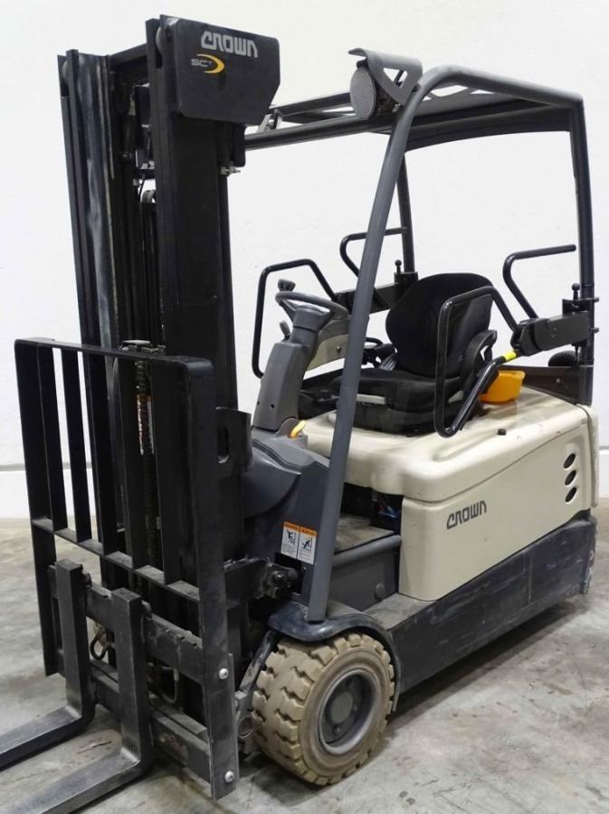 Crown - Elektrikli forklift: fotoğraf 1 Crown - Elektrikli forklift: fotoğraf 1