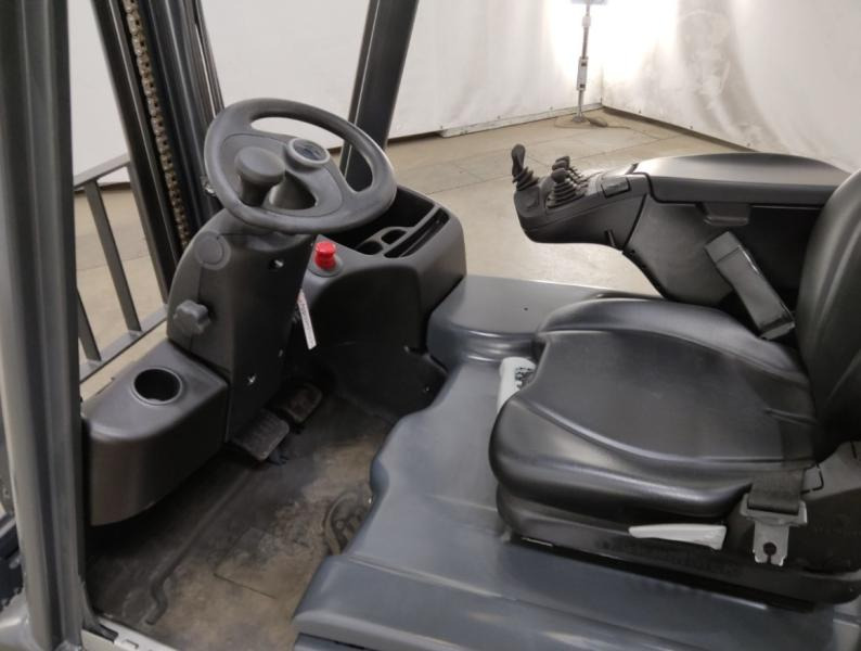 Fenwick E14 - Elektrikli forklift: fotoğraf 3 Fenwick E14 - Elektrikli forklift: fotoğraf 3