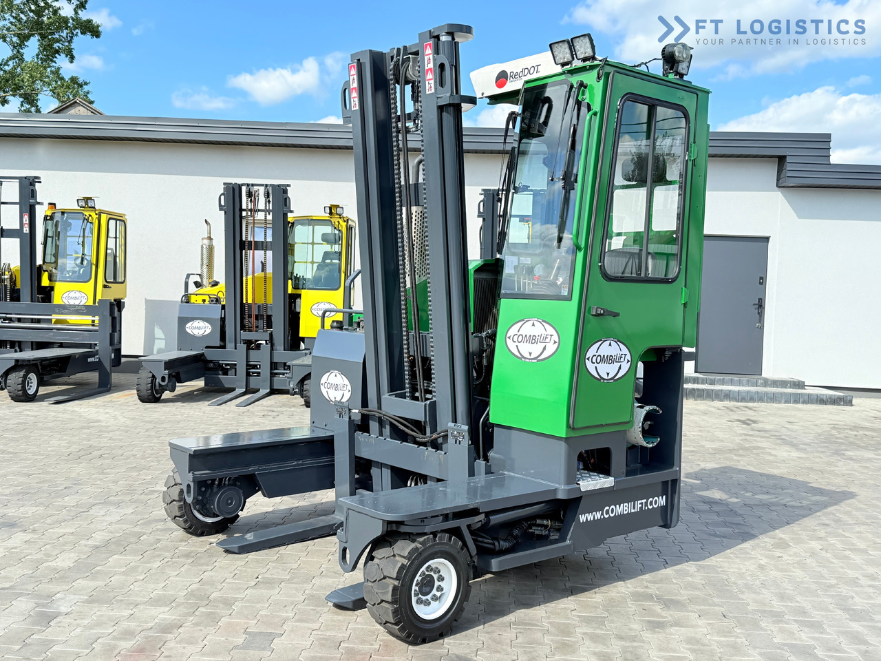 COMBILIFT C3500 / DUPLEX 4100MM / GAS / EXTENDABLE FORKS / CABIN / HEATING + AIR CONDITIONING / LIKE NEW - 4 yönlü reach truck: fotoğraf 1 COMBILIFT C3500 / DUPLEX 4100MM / GAS / EXTENDABLE FORKS / CABIN / HEATING + AIR CONDITIONING / LIKE NEW - 4 yönlü reach truck: fotoğraf 1