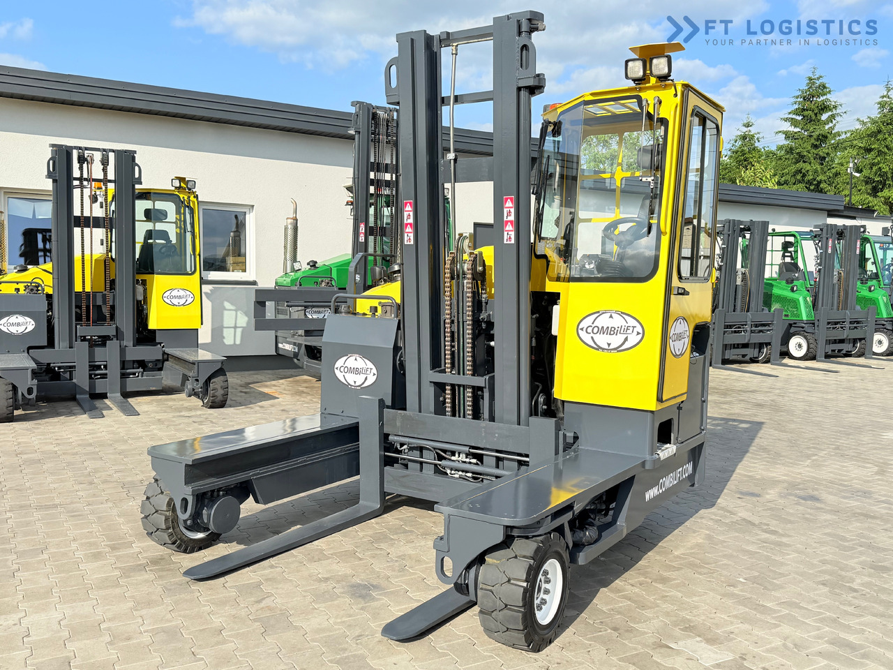 COMBILIFT C4000 / DIESEL / DUPLEX - 4100MM / FORK POSITIONER / ONLY 2951 MTH / LIKE NEW - 4 yönlü reach truck: fotoğraf 2 COMBILIFT C4000 / DIESEL / DUPLEX - 4100MM / FORK POSITIONER / ONLY 2951 MTH / LIKE NEW - 4 yönlü reach truck: fotoğraf 2