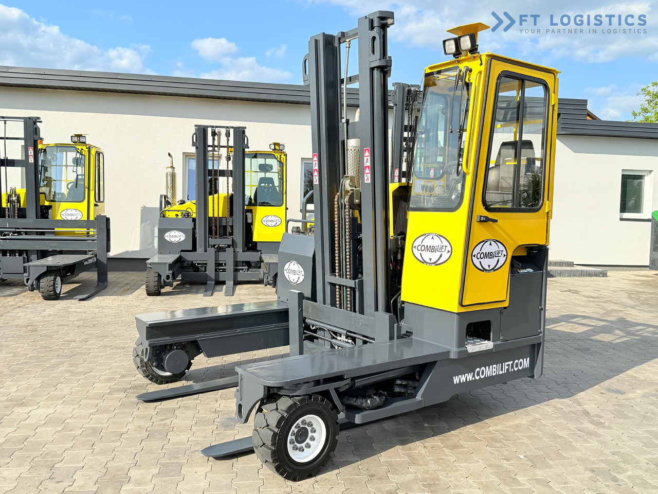 COMBILIFT C4000 / DIESEL / DUPLEX - 4100MM / FORK POSITIONER / ONLY 2951 MTH / LIKE NEW - 4 yönlü reach truck: fotoğraf 1 COMBILIFT C4000 / DIESEL / DUPLEX - 4100MM / FORK POSITIONER / ONLY 2951 MTH / LIKE NEW - 4 yönlü reach truck: fotoğraf 1