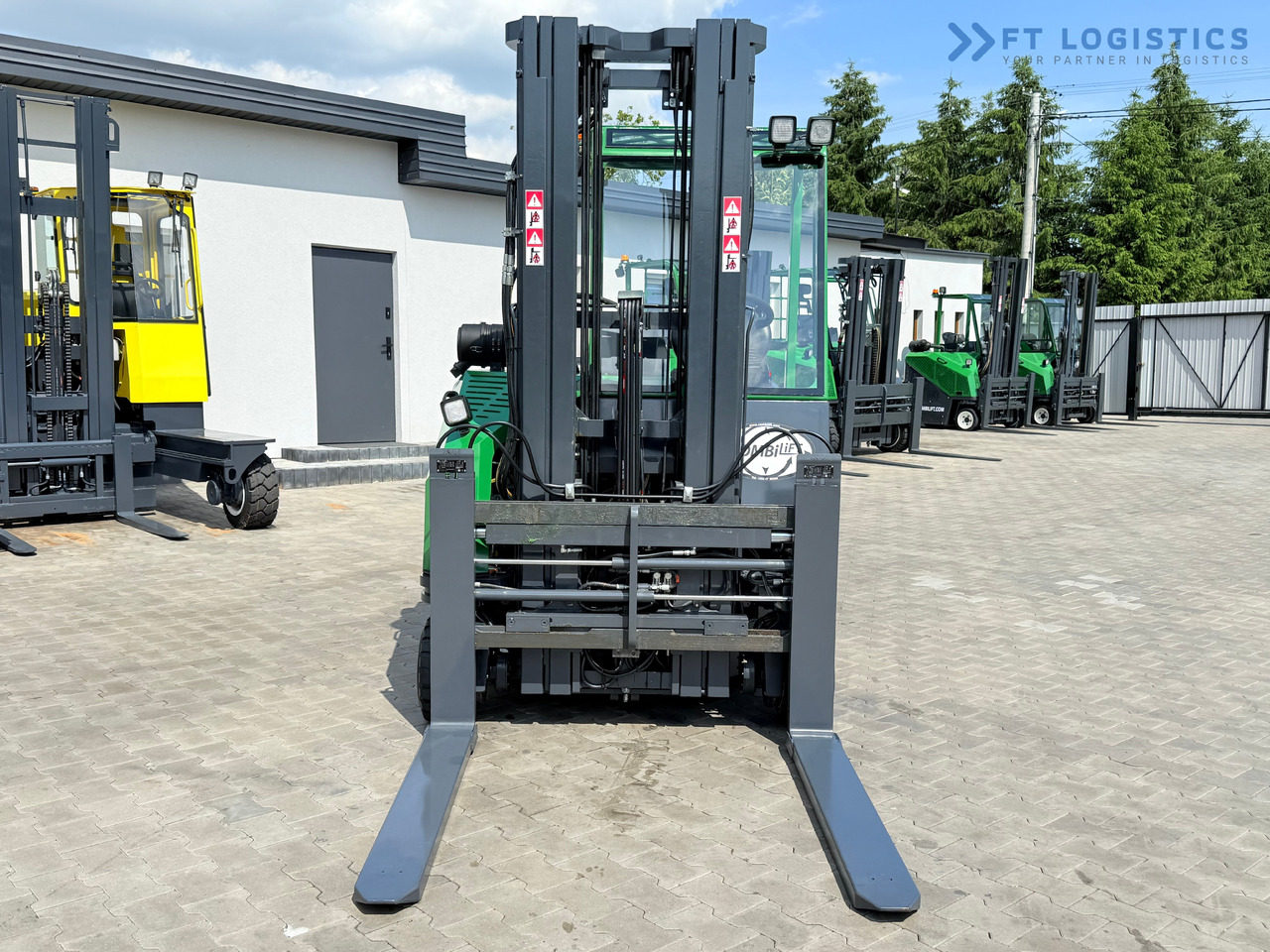 COMBILIFT CB2500 / DIESEL / EXTENDABLE FORKS / TRIPLEX / 5500MM / FREE LIFT / SIDE SHIFT / FORK POSITIONER / LIKE NEW - 4 yönlü reach truck: fotoğraf 4 COMBILIFT CB2500 / DIESEL / EXTENDABLE FORKS / TRIPLEX / 5500MM / FREE LIFT / SIDE SHIFT / FORK POSITIONER / LIKE NEW - 4 yönlü reach truck: fotoğraf 4