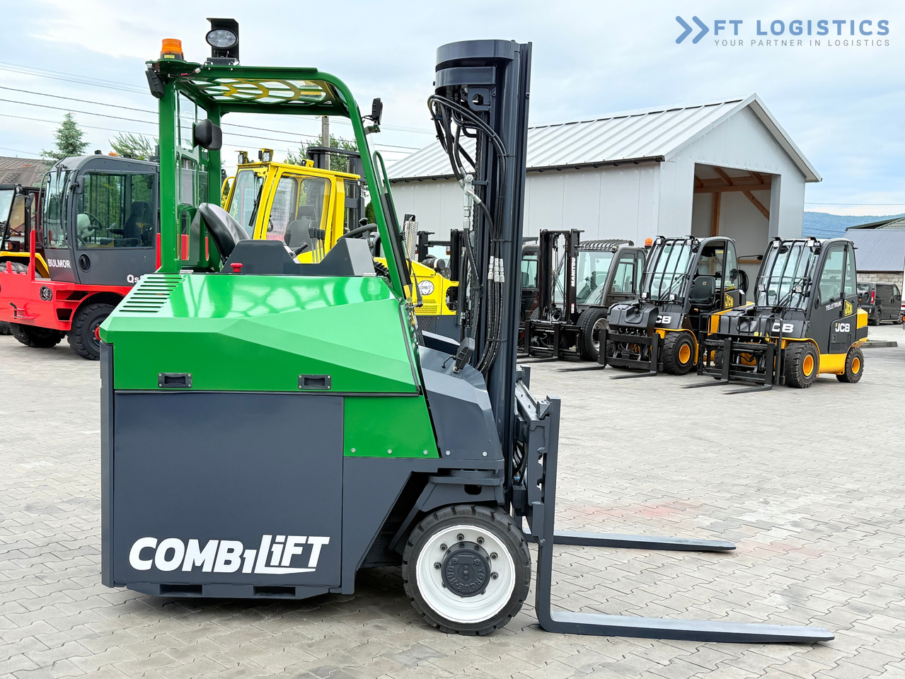 COMBILIFT Combilift CBE4000 / TRIPLEX 5200MM / ELECTRIC / FREE LIFT / FORK POSITIONER / SIDESHIFT / LIKE NEW - 4 yönlü reach truck: fotoğraf 3 COMBILIFT Combilift CBE4000 / TRIPLEX 5200MM / ELECTRIC / FREE LIFT / FORK POSITIONER / SIDESHIFT / LIKE NEW - 4 yönlü reach truck: fotoğraf 3
