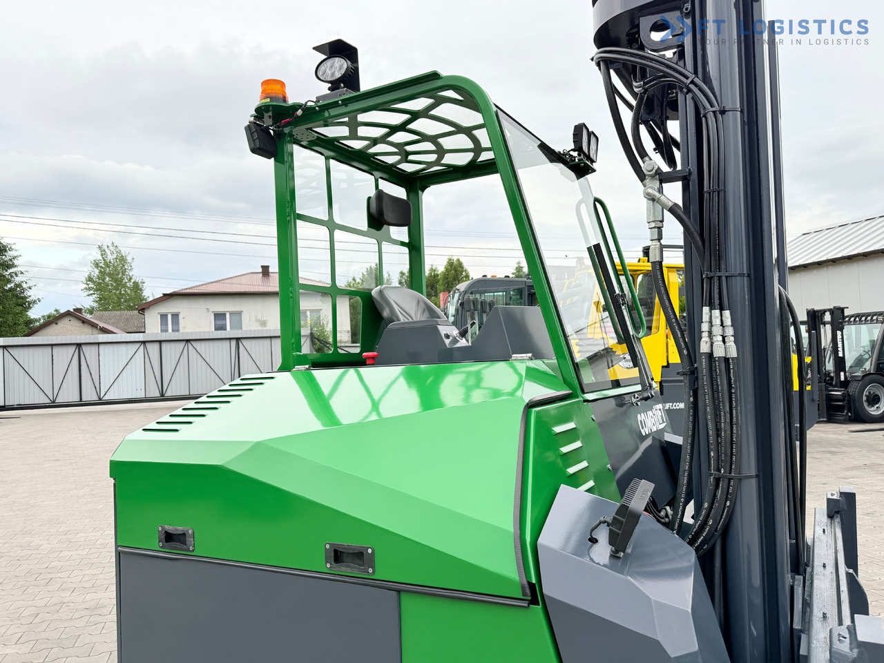 COMBILIFT Combilift CBE4000 / TRIPLEX 5200MM / ELECTRIC / FREE LIFT / FORK POSITIONER / SIDESHIFT / LIKE NEW - 4 yönlü reach truck: fotoğraf 4 COMBILIFT Combilift CBE4000 / TRIPLEX 5200MM / ELECTRIC / FREE LIFT / FORK POSITIONER / SIDESHIFT / LIKE NEW - 4 yönlü reach truck: fotoğraf 4