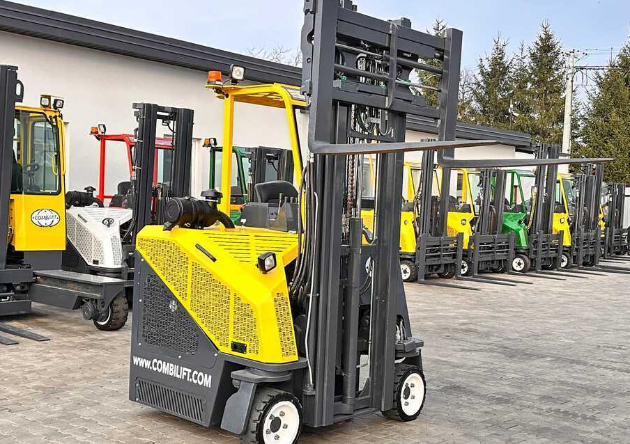 Combilift C2500CB / DUPLEX / 4100MM / DIESEL / FREE LIFT / FORK POSITIONER / SIDE SHIFT / LIKE NEW - 4 yönlü reach truck: fotoğraf 1 Combilift C2500CB / DUPLEX / 4100MM / DIESEL / FREE LIFT / FORK POSITIONER / SIDE SHIFT / LIKE NEW - 4 yönlü reach truck: fotoğraf 1