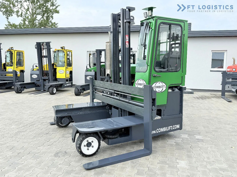 Combilift C3000 / DIESEL / DUPLEX - 4000MM / WIDE FORK POSITIONER 2700MM / FULL HEATED CABIN / ONLY 6905H / CONDITION - LIKE NEW! C3000 / - 4 yönlü reach truck: fotoğraf 2 Combilift C3000 / DIESEL / DUPLEX - 4000MM / WIDE FORK POSITIONER 2700MM / FULL HEATED CABIN / ONLY 6905H / CONDITION - LIKE NEW! C3000 / - 4 yönlü reach truck: fotoğraf 2