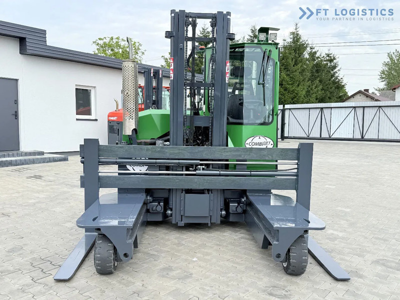 Combilift C3000 / DIESEL / DUPLEX - 4000MM / WIDE FORK POSITIONER 2700MM / FULL HEATED CABIN / ONLY 6905H / CONDITION - LIKE NEW! C3000 / - 4 yönlü reach truck: fotoğraf 4 Combilift C3000 / DIESEL / DUPLEX - 4000MM / WIDE FORK POSITIONER 2700MM / FULL HEATED CABIN / ONLY 6905H / CONDITION - LIKE NEW! C3000 / - 4 yönlü reach truck: fotoğraf 4