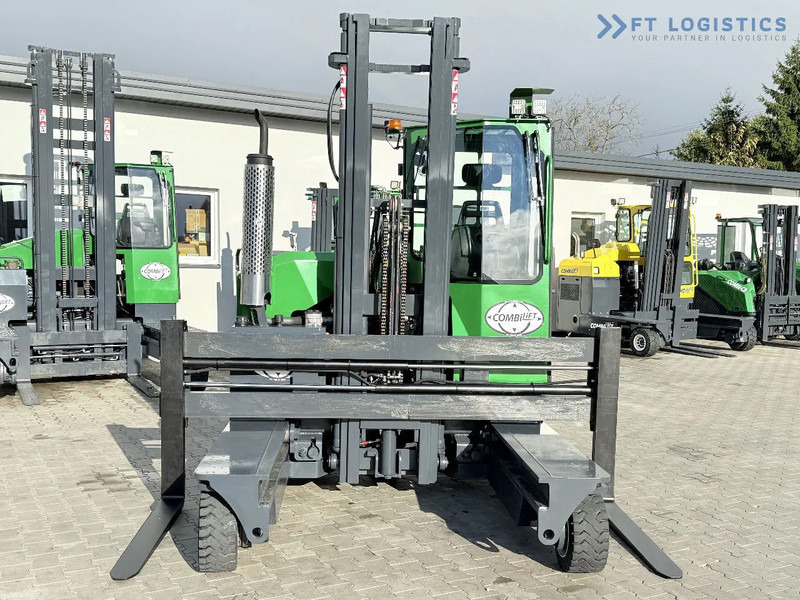 Combilift C3000 / DIESEL / DUPLEX 4200MM / FREE LIFT / WIDE FORK POSITIONER / FULL CABIN / EXCELLENT CONDITION / Wide range of four-way an - 4 yönlü reach truck: fotoğraf 4 Combilift C3000 / DIESEL / DUPLEX 4200MM / FREE LIFT / WIDE FORK POSITIONER / FULL CABIN / EXCELLENT CONDITION / Wide range of four-way an - 4 yönlü reach truck: fotoğraf 4