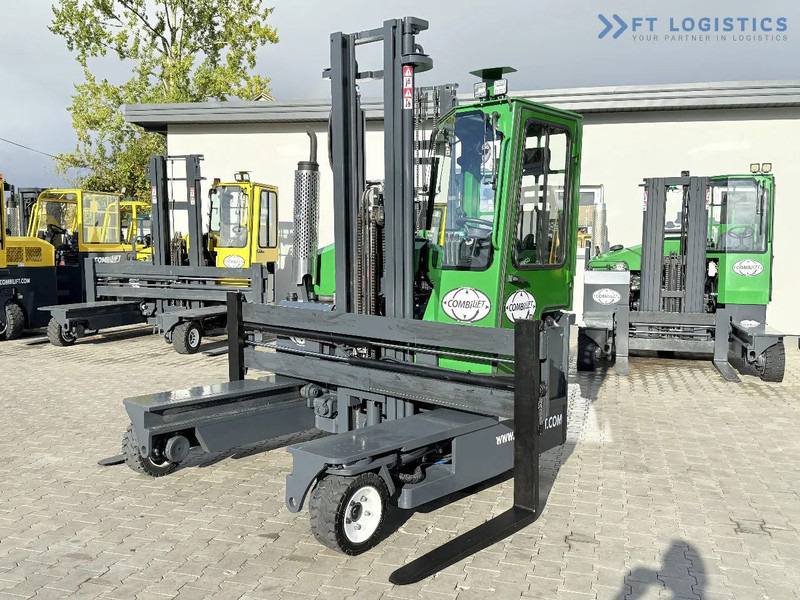 Combilift C3000 / DIESEL / DUPLEX 4200MM / FREE LIFT / WIDE FORK POSITIONER / FULL CABIN / EXCELLENT CONDITION / Wide range of four-way an - 4 yönlü reach truck: fotoğraf 2 Combilift C3000 / DIESEL / DUPLEX 4200MM / FREE LIFT / WIDE FORK POSITIONER / FULL CABIN / EXCELLENT CONDITION / Wide range of four-way an - 4 yönlü reach truck: fotoğraf 2