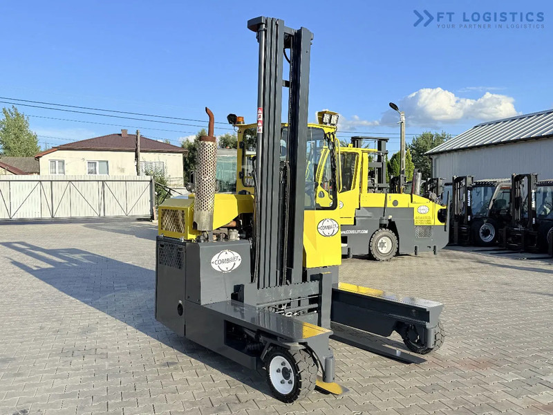 Combilift C3000 / GAS / TRIPLEX – 7500MM / SIDESHIFT / FORK POSITIONER / FREE LIFT / FULL HEATED CABIN / ONLY 7868 HOURS / CONDITION – LIK - 4 yönlü reach truck: fotoğraf 4 Combilift C3000 / GAS / TRIPLEX – 7500MM / SIDESHIFT / FORK POSITIONER / FREE LIFT / FULL HEATED CABIN / ONLY 7868 HOURS / CONDITION – LIK - 4 yönlü reach truck: fotoğraf 4