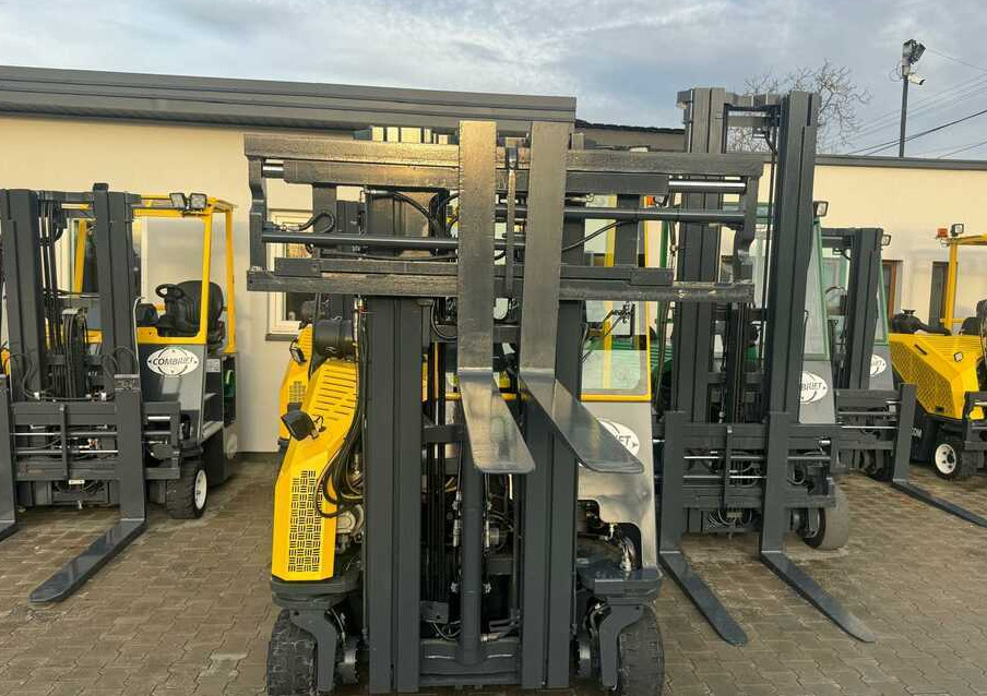 Combilift C3000CB -DIESEL- Only 6117 hours - 4 yönlü reach truck: fotoğraf 4 Combilift C3000CB -DIESEL- Only 6117 hours - 4 yönlü reach truck: fotoğraf 4