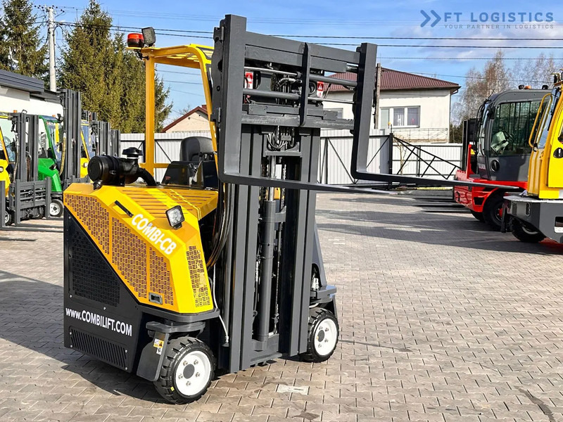 Combilift C3000CB / LPG / TRIPLEX / 4900MM / FREE LIFT / POSITIONER / LIKE NEW C3000CB / LPG / TRIPLEX / 4900MM / FREE LIFT / POSITIONER / - 4 yönlü reach truck: fotoğraf 1 Combilift C3000CB / LPG / TRIPLEX / 4900MM / FREE LIFT / POSITIONER / LIKE NEW C3000CB / LPG / TRIPLEX / 4900MM / FREE LIFT / POSITIONER / - 4 yönlü reach truck: fotoğraf 1